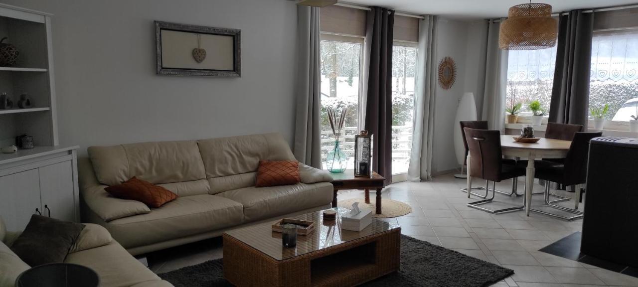 Au "Cottage Paisible" Rendeux Bagian luar foto